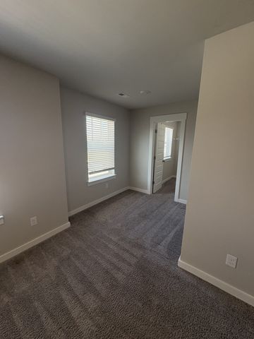 5041 Percival Dr, Gallatin, TN 37066