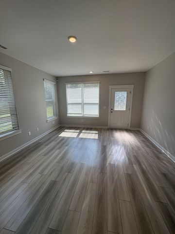 5041 Percival Dr, Gallatin, TN 37066