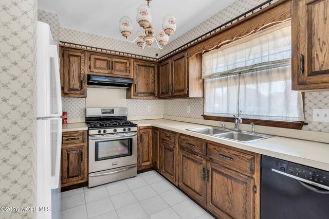 212 Cypress Drive, Bayville, NJ 08721
