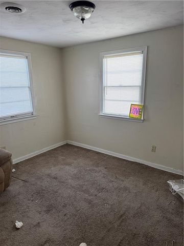 7204 Raytown Road, Raytown, MO 64133