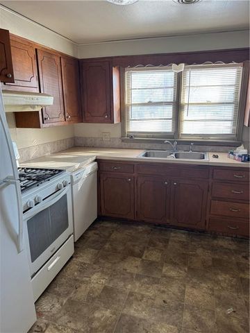 7204 Raytown Road, Raytown, MO 64133