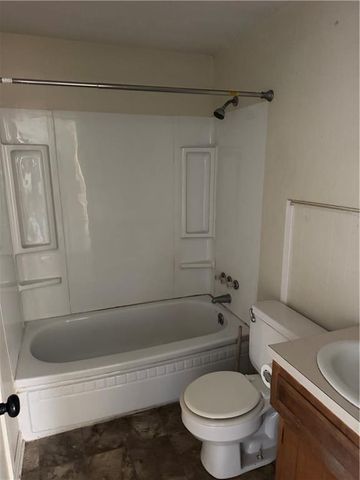 7204 Raytown Road, Raytown, MO 64133