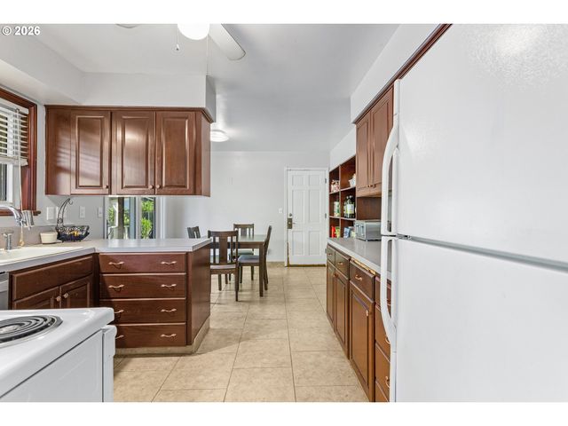 1324 Ne BIRCHAIRE Ln, Hillsboro, OR 97124