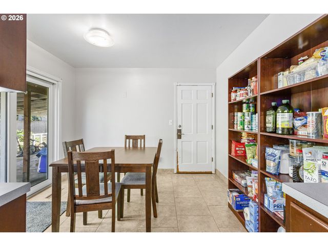 1324 Ne BIRCHAIRE Ln, Hillsboro, OR 97124