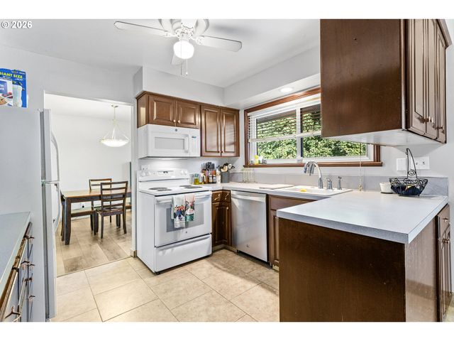 1324 Ne BIRCHAIRE Ln, Hillsboro, OR 97124