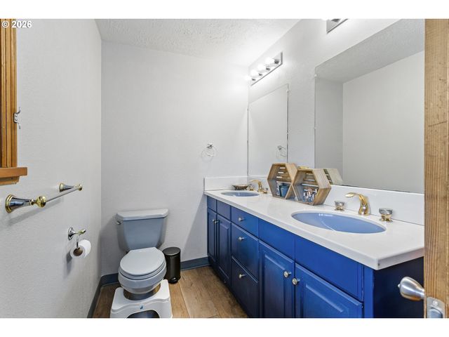 1324 Ne BIRCHAIRE Ln, Hillsboro, OR 97124