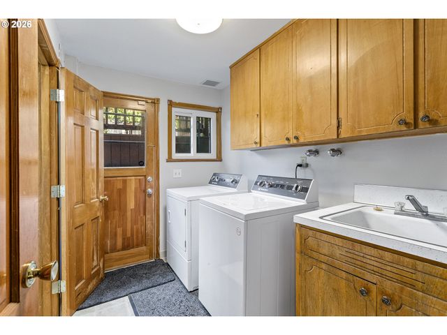 1324 Ne BIRCHAIRE Ln, Hillsboro, OR 97124