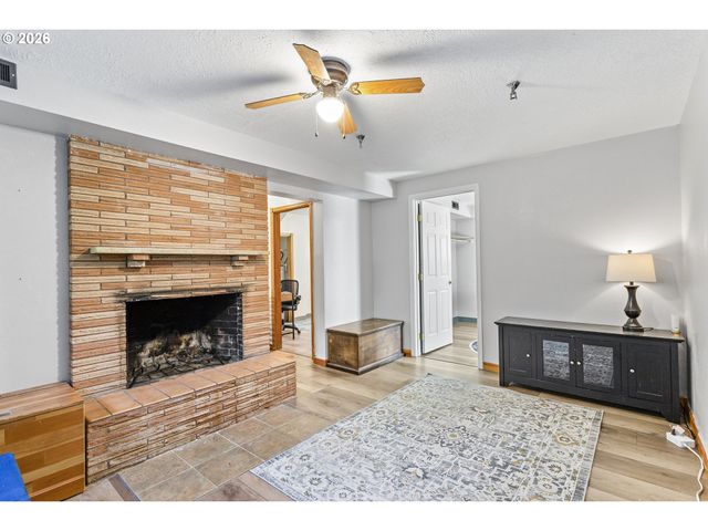 1324 Ne BIRCHAIRE Ln, Hillsboro, OR 97124