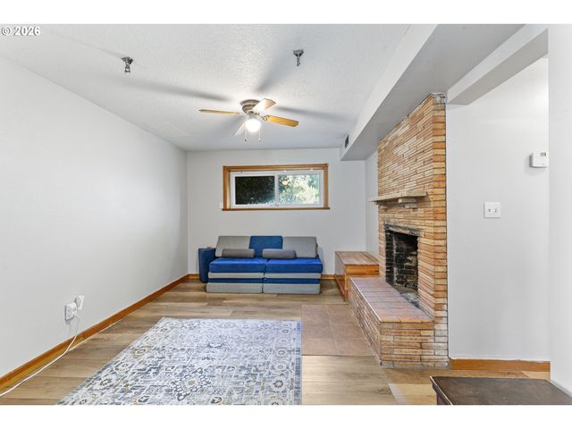 1324 Ne BIRCHAIRE Ln, Hillsboro, OR 97124
