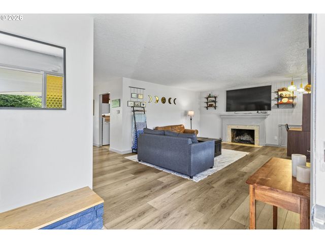 1324 Ne BIRCHAIRE Ln, Hillsboro, OR 97124