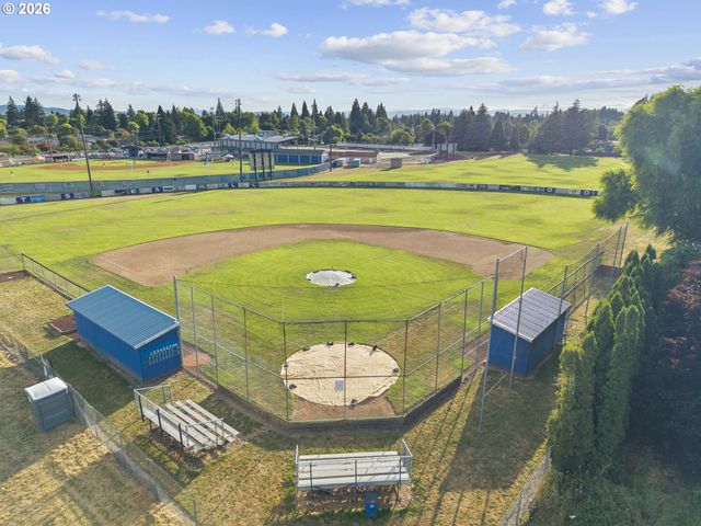 1324 Ne BIRCHAIRE Ln, Hillsboro, OR 97124