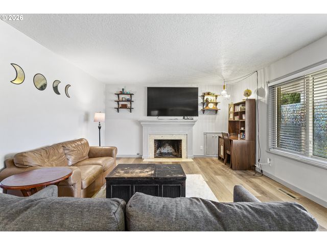 1324 Ne BIRCHAIRE Ln, Hillsboro, OR 97124