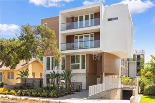 176 N N Catalina Avenue 404, Pasadena, CA 91106