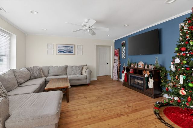 39 Cayman Drive, Montgomery, IL 60538