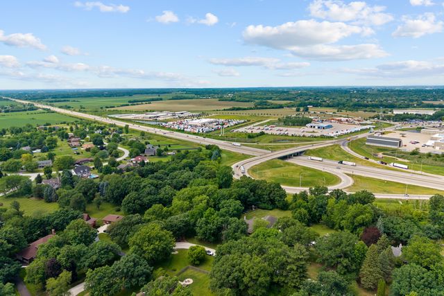46W206 Felsmith Road, Hampshire, IL 60140