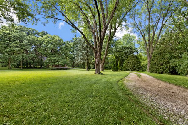 46W206 Felsmith Road, Hampshire, IL 60140