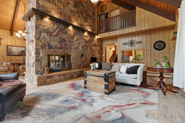 46W206 Felsmith Road, Hampshire, IL 60140