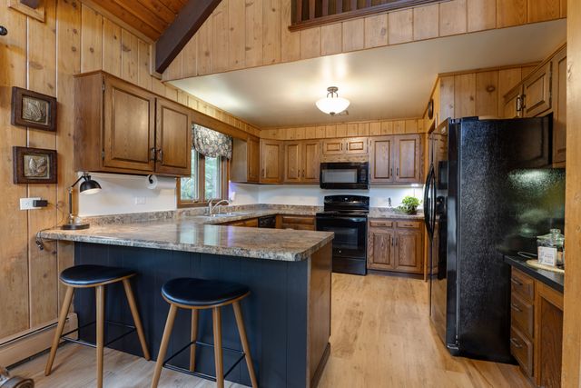 46W206 Felsmith Road, Hampshire, IL 60140