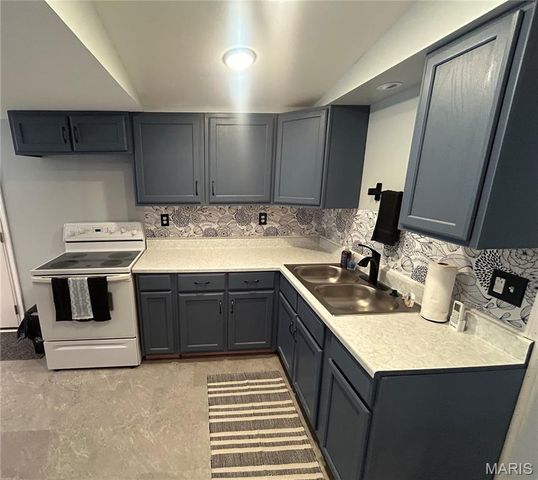 8520 Lake Drive, Cedar Hill, MO 63016