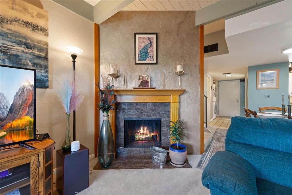 Image 9 of property listing at 10385 Mary Avenue, Cupertino, CA 95014