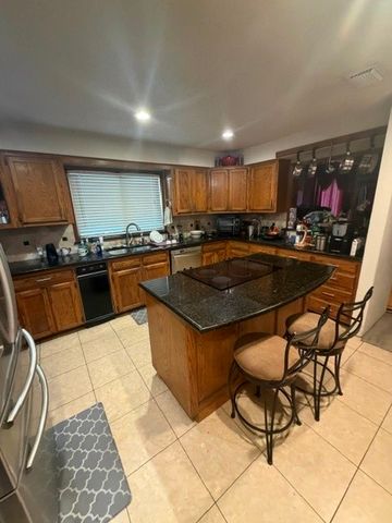 2006 Mill Run Drive, Arlington, TX 76006