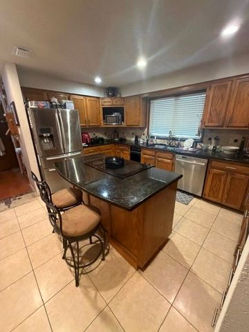 2006 Mill Run Drive, Arlington, TX 76006