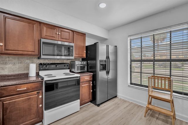 2771 NW 47th Ln 2905, Lauderdale Lakes, FL 33313