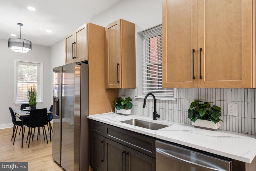 Image 14 of property listing at 2237 MADISON AVE, Baltimore, MD 21217