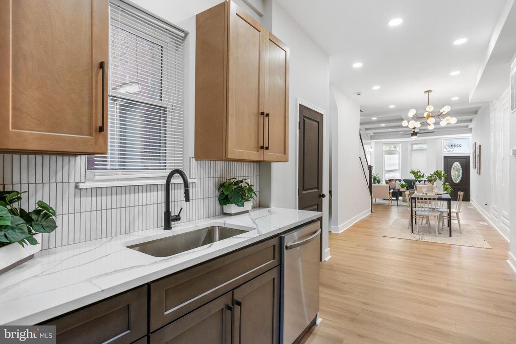 Image 20 of property listing at 2237 MADISON AVE, Baltimore, MD 21217