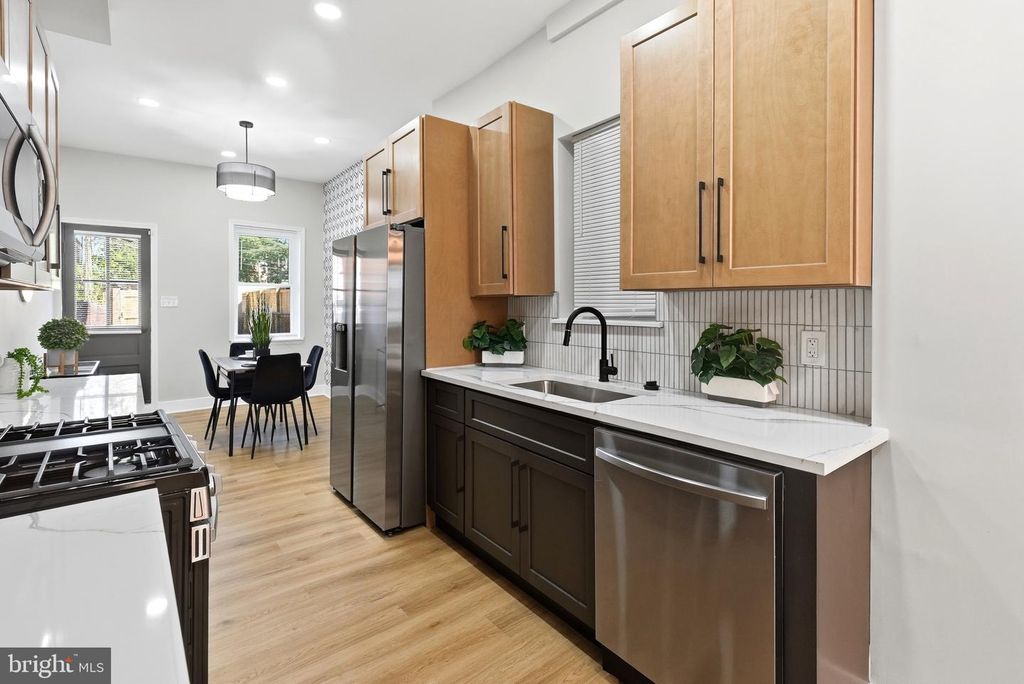 Image 24 of property listing at 2237 MADISON AVE, Baltimore, MD 21217