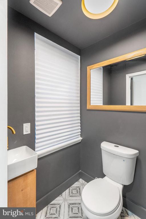 Image 25 of property listing at 2237 MADISON AVE, Baltimore, MD 21217