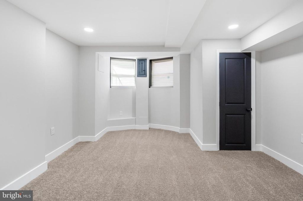 Image 28 of property listing at 2237 MADISON AVE, Baltimore, MD 21217