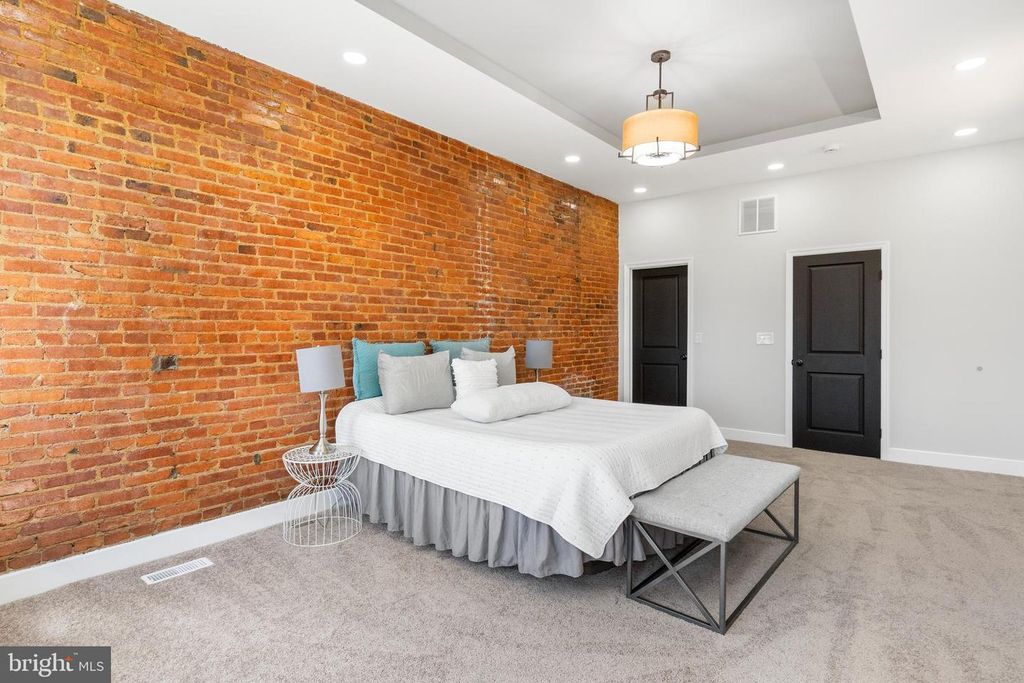 Image 33 of property listing at 2237 MADISON AVE, Baltimore, MD 21217