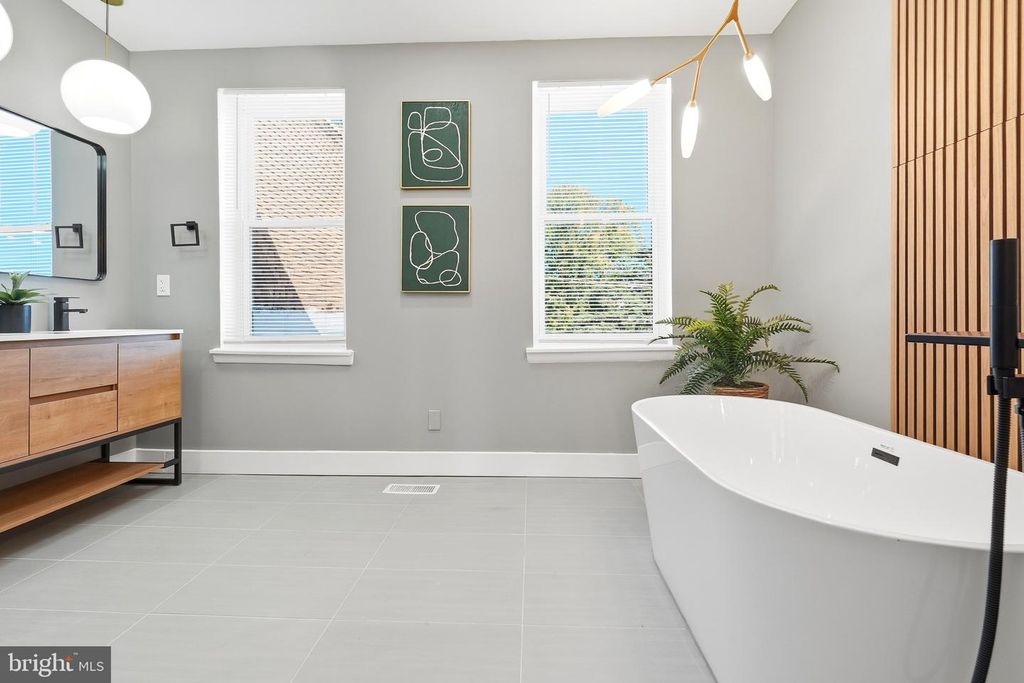 Image 38 of property listing at 2237 MADISON AVE, Baltimore, MD 21217