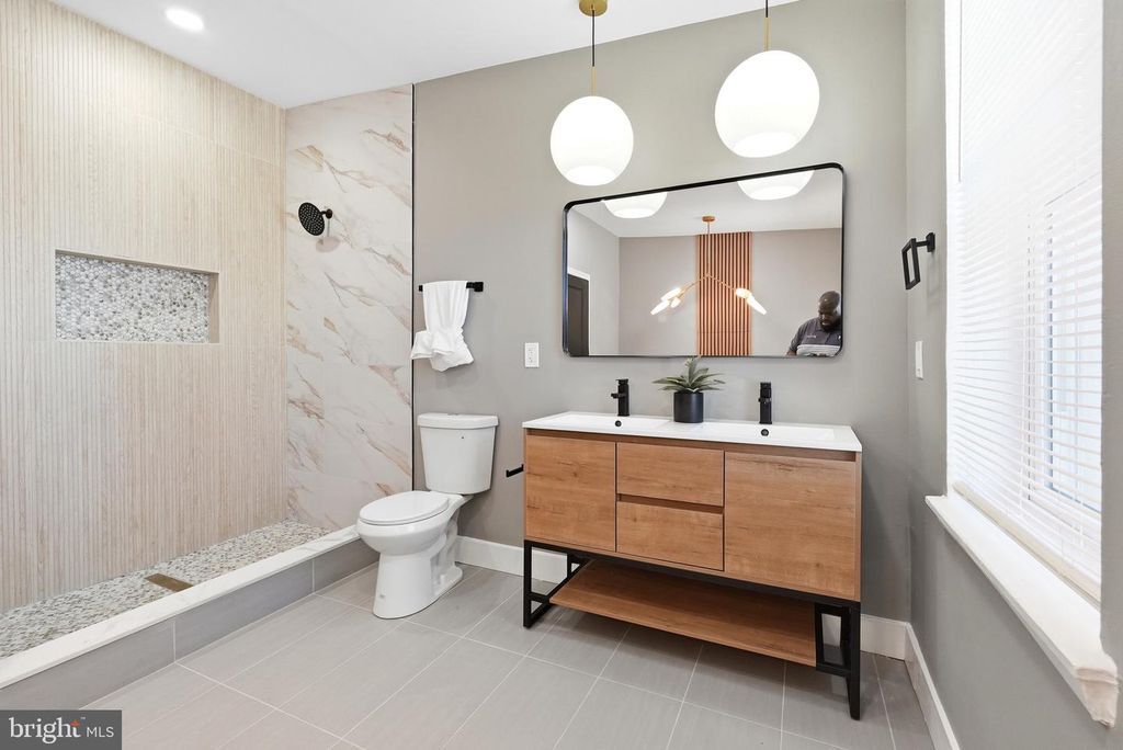Image 39 of property listing at 2237 MADISON AVE, Baltimore, MD 21217