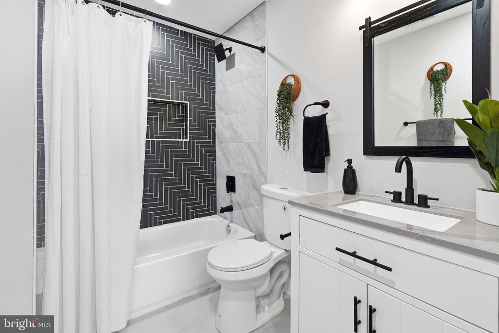 Image 48 of property listing at 2237 MADISON AVE, Baltimore, MD 21217