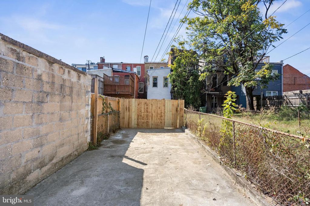 Image 53 of property listing at 2237 MADISON AVE, Baltimore, MD 21217