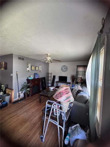 10417 E 27TH Street, Independence, MO 64052