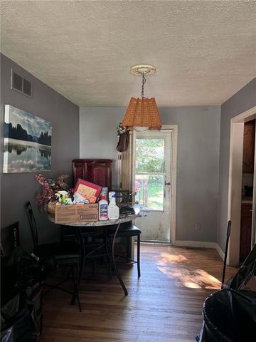 10417 E 27TH Street, Independence, MO 64052