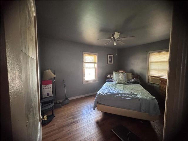 10417 E 27TH Street, Independence, MO 64052
