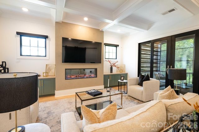 6105 Berryhill Towns Drive, Charlotte, NC 28270