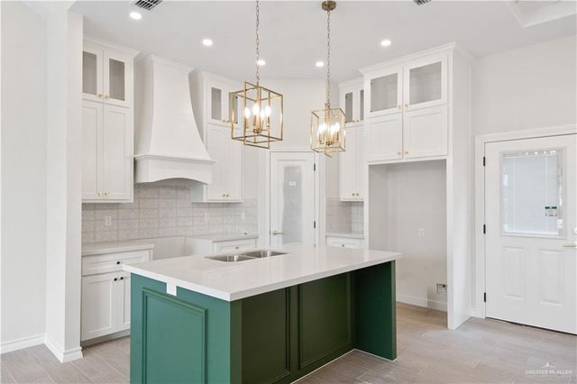 3123 La Cienega Street, Edinburg, TX 78542