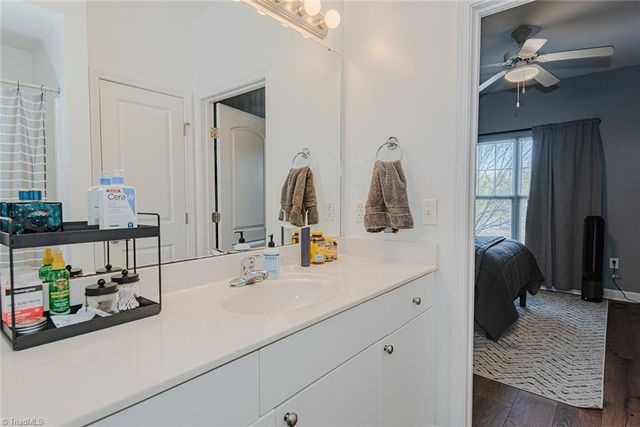 302 Campus Walk Trail 101, Elon, NC 27244