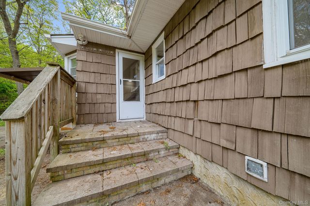 132 Swezey Drive, Middle Island, NY 11953