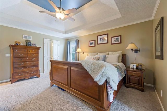 6044 Brownridge Drive, Shawnee, KS 66218