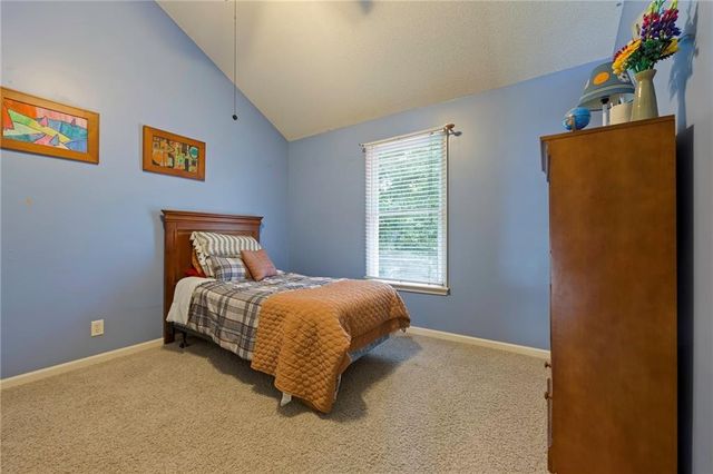 6044 Brownridge Drive, Shawnee, KS 66218