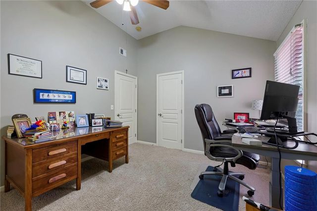 6044 Brownridge Drive, Shawnee, KS 66218