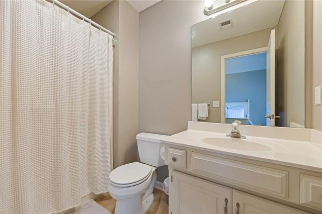 6044 Brownridge Drive, Shawnee, KS 66218