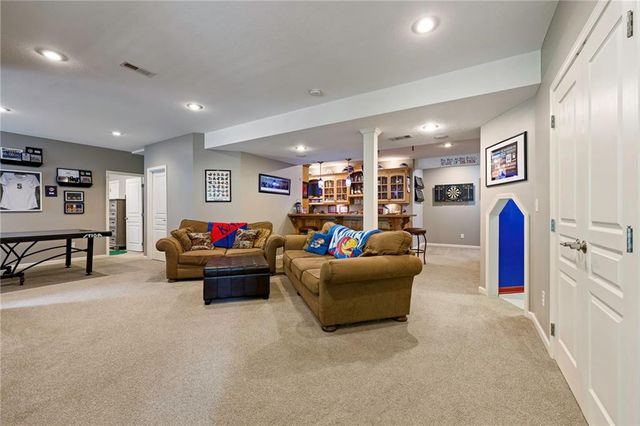 6044 Brownridge Drive, Shawnee, KS 66218
