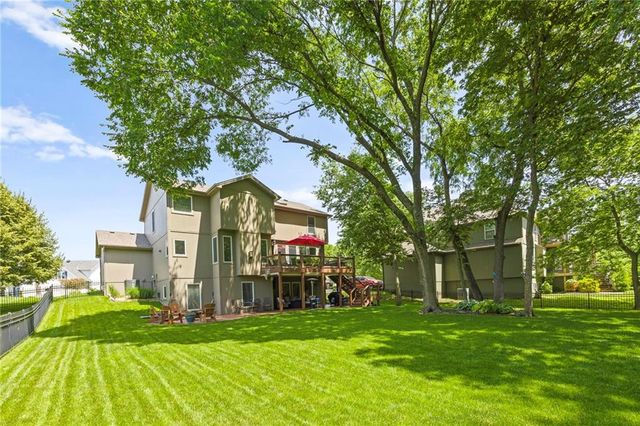 6044 Brownridge Drive, Shawnee, KS 66218